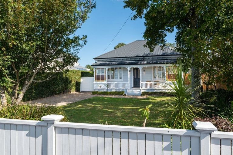 Photo of property in 154 Hinemoa Street, Birkenhead, Auckland, 0626