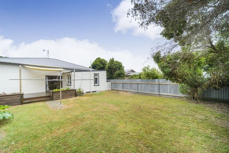 Photo of property in 30 Lyndhurst Street, Takaro, Palmerston North, 4412