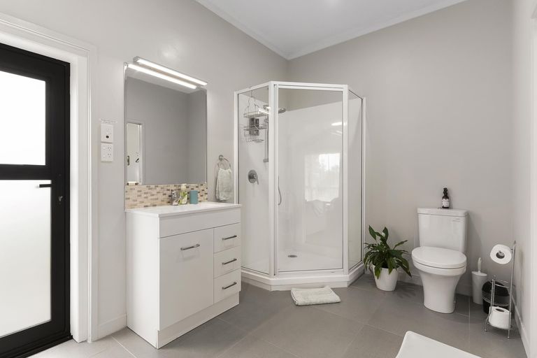 Photo of property in 48 Parkhurst Road, Helensville, 0874