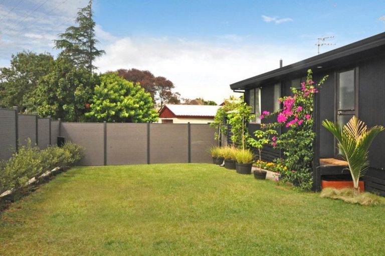 Photo of property in 1/79 Everglade Drive, Goodwood Heights, Auckland, 2105