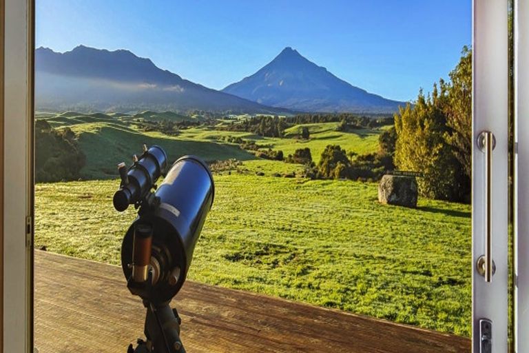 Photo of property in 3095 Carrington Road, Okato, New Plymouth, 4381