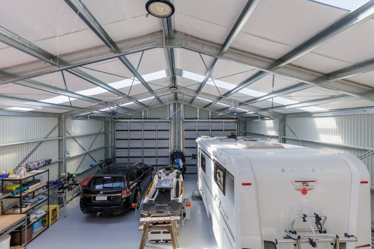 Photo of property in 246 Centrewood Park Road, Waimate, 7977