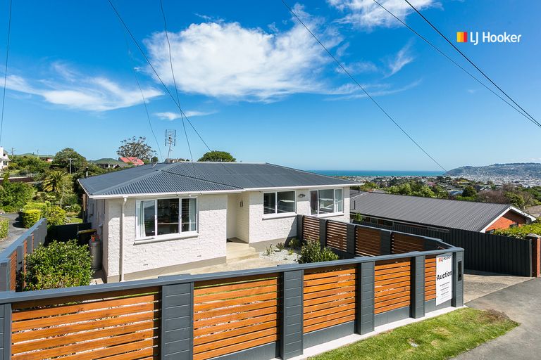 Photo of property in 132 Larnach Road, Waverley, Dunedin, 9013