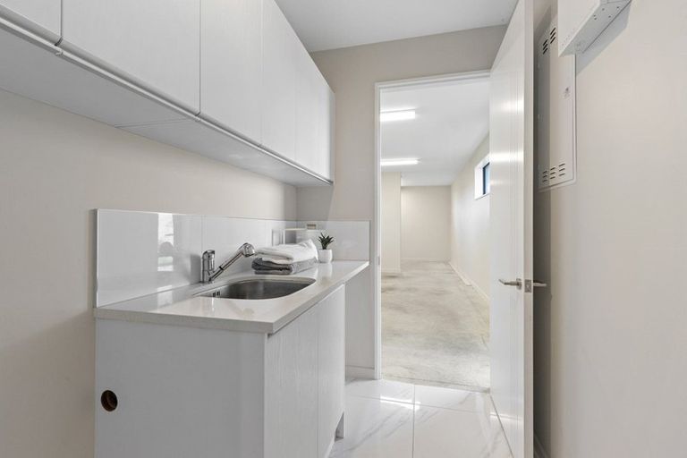 Photo of property in 18 Little Gem Road, Hornby, Christchurch, 8025