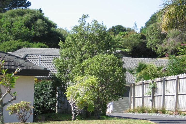 Photo of property in 32 Carnmore Place, Torbay, Auckland, 0630