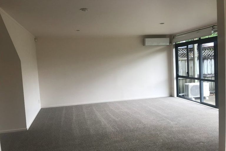 Photo of property in 8/61a Birkdale Road, Birkdale, Auckland, 0626