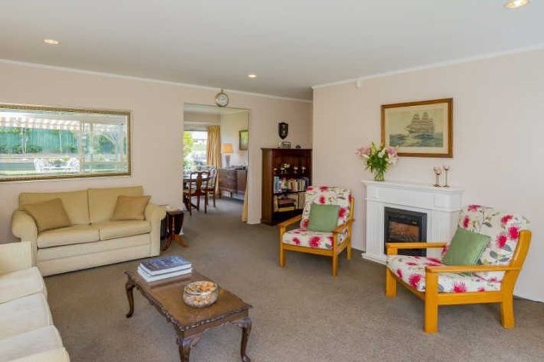 Photo of property in 24 Sunburst Court, Paraparaumu Beach, Paraparaumu, 5032