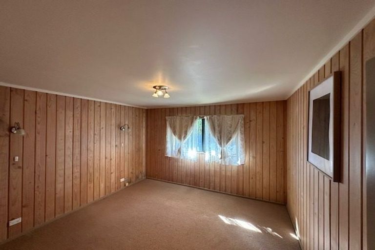 Photo of property in 1/4 Westpark Drive, West Harbour, Auckland, 0618