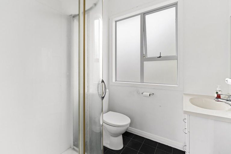 Photo of property in 37 Somerset Street, Brooklands, New Plymouth, 4310