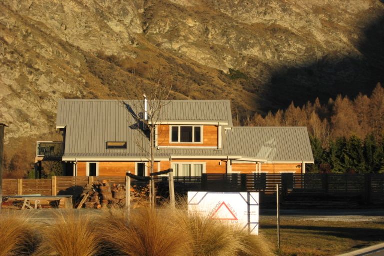Photo of property in 26 Amber Close, Arthurs Point, Queenstown, 9371