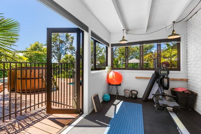 Photo of property in 531 Frankley Road, Hurworth, New Plymouth, 4371