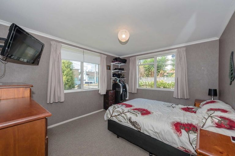Photo of property in 9 Dowding Street, Melville, Hamilton, 3206