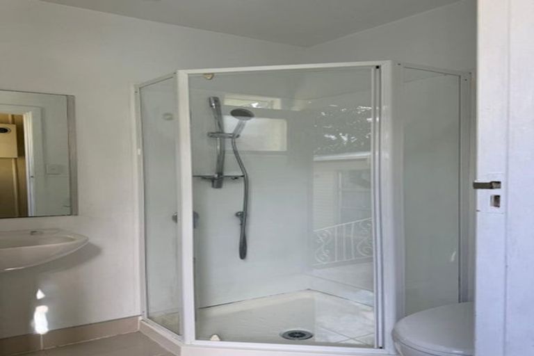 Photo of property in 11a Woodvale Road, Glen Eden, Auckland, 0602