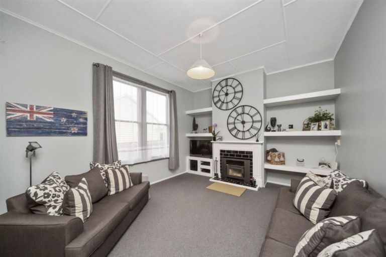 Photo of property in 46 Collins Street, Hawera, 4610