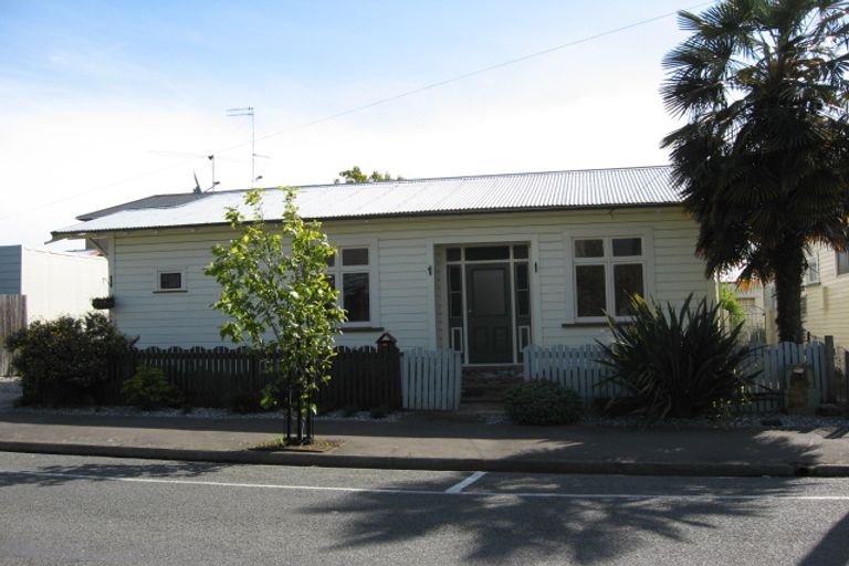 Photo of property in 128 Tasman Street, Nelson, 7010