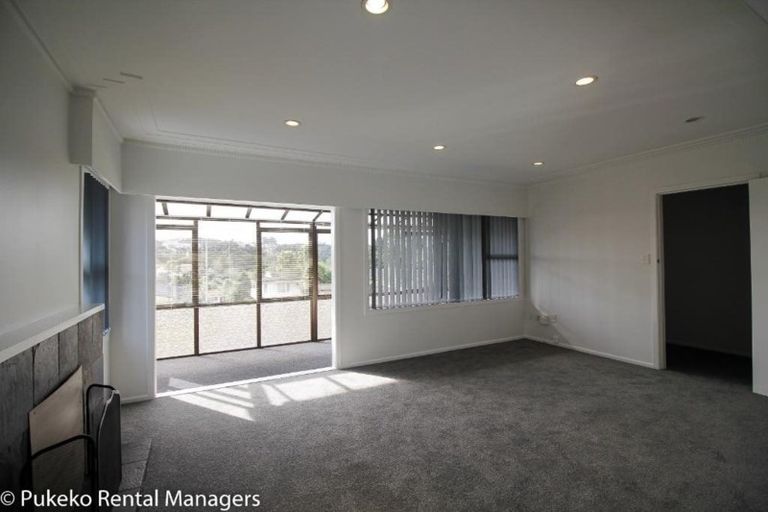 Photo of property in 19 Lynmore Drive, Hillpark, Auckland, 2102