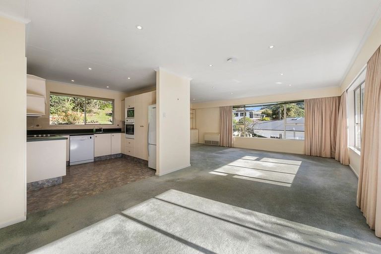 Photo of property in 71 Durham Street, Picton, 7220