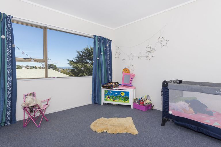 Photo of property in 11 Dunton Drive, Welcome Bay, Tauranga, 3112