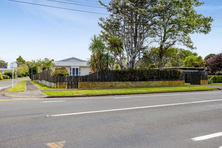 Photo of property in 90 Manawapou Road, Hawera, 4610