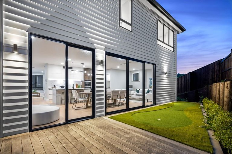 Photo of property in 65 Rathmullen Place, Pinehill, Auckland, 0632