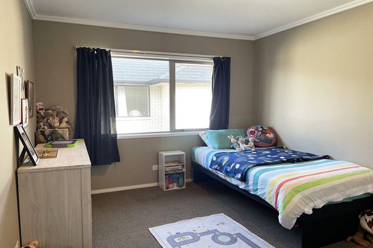 Photo of property in 3 Endeavour Place, One Tree Point, 0118