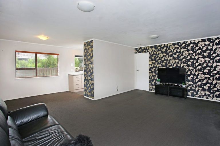 Photo of property in 30 Riverside Drive, Waiuku, 2123