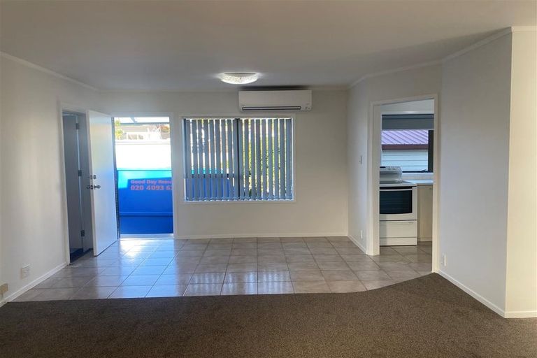 Photo of property in 45b Kurnell Drive, Botany Downs, Auckland, 2010