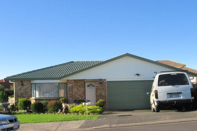 Photo of property in 38 Fleetwood Drive, Henderson, Auckland, 0612