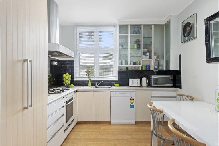 Photo of property in 1/167 Springfield Road, St Albans, Christchurch, 8014