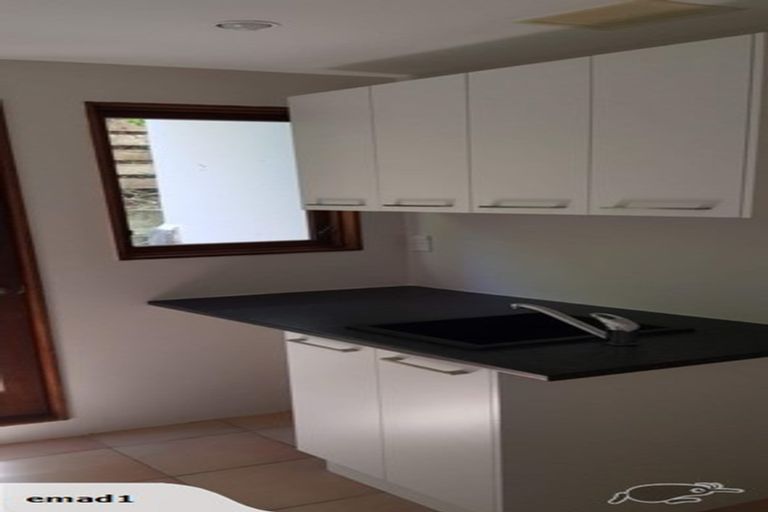 Photo of property in 21a Parr Terrace, Castor Bay, Auckland, 0620