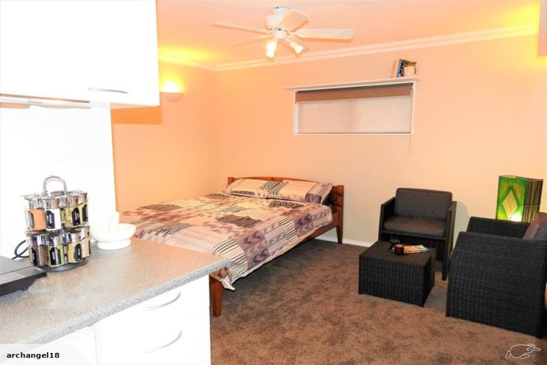 Photo of property in 74 Mcrobbie Road, Kingseat, Papakura, 2580