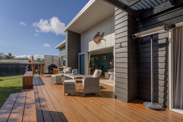 Photo of property in 56 Hahei Beach Road, Hahei, Whitianga, 3591