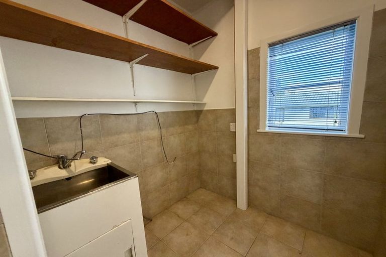 Photo of property in 48 Astley Avenue, New Lynn, Auckland, 0600
