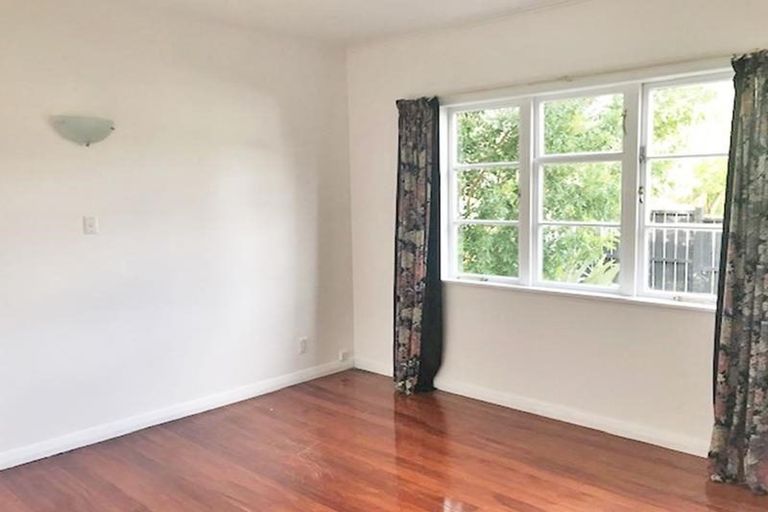 Photo of property in 17 Posa Avenue, Henderson, Auckland, 0612