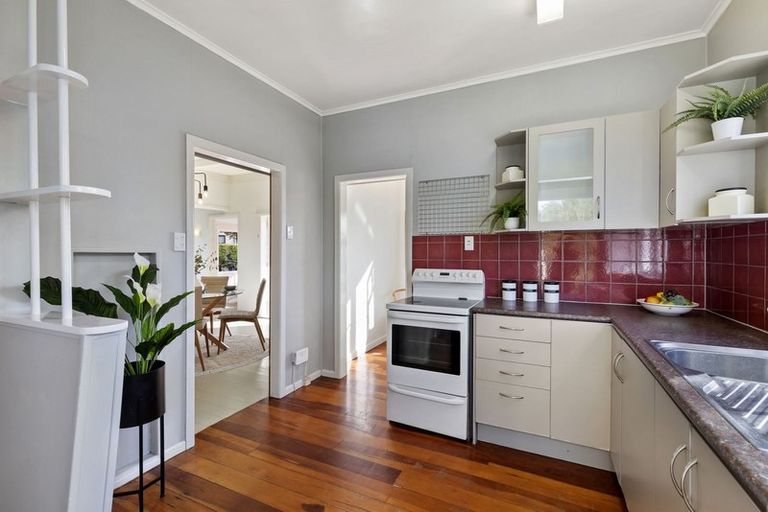 Photo of property in 2/165a Colwill Road, Massey, Auckland, 0614