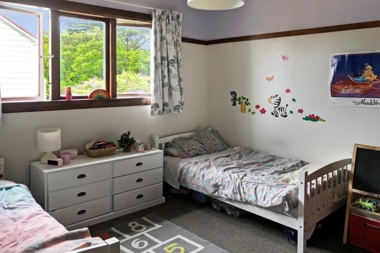 Photo of property in 82 Napier Terrace, Hospital Hill, Napier, 4110