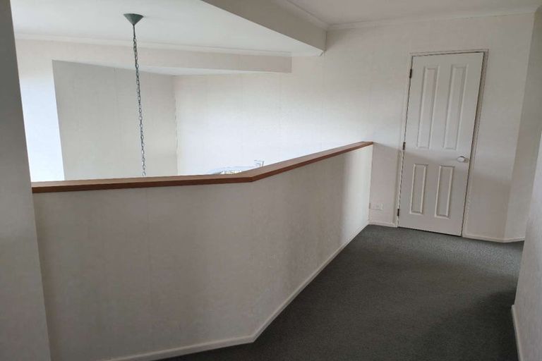 Photo of property in 7 David Beattie Place, Chatswood, Auckland, 0626