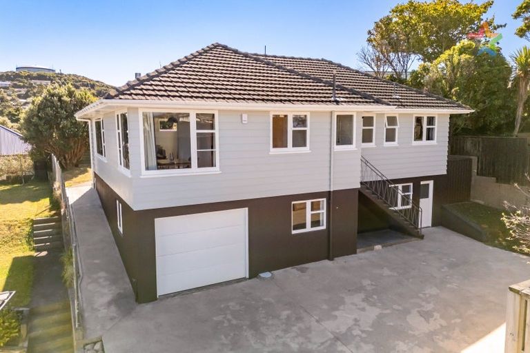 Photo of property in 24 Martin Grove, Normandale, Lower Hutt, 5010
