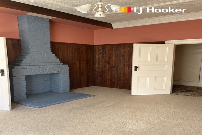 Photo of property in 74 Hargest Crescent, Saint Clair, Dunedin, 9012