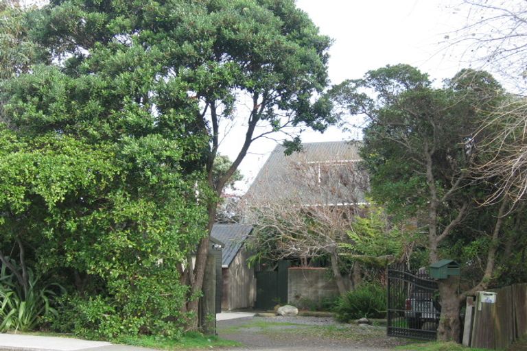 Photo of property in 12 Ngapotiki Street, Paraparaumu Beach, Paraparaumu, 5032
