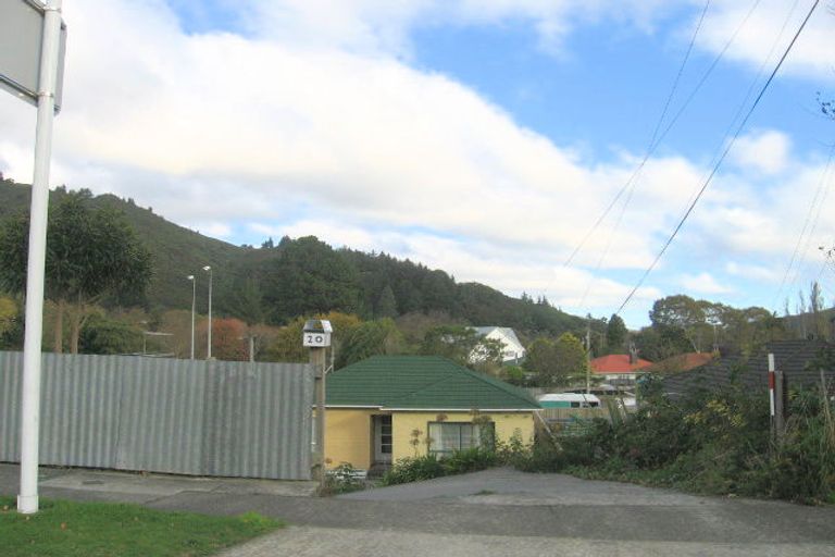 Photo of property in 20 Moores Valley Road, Wainuiomata, Lower Hutt, 5014