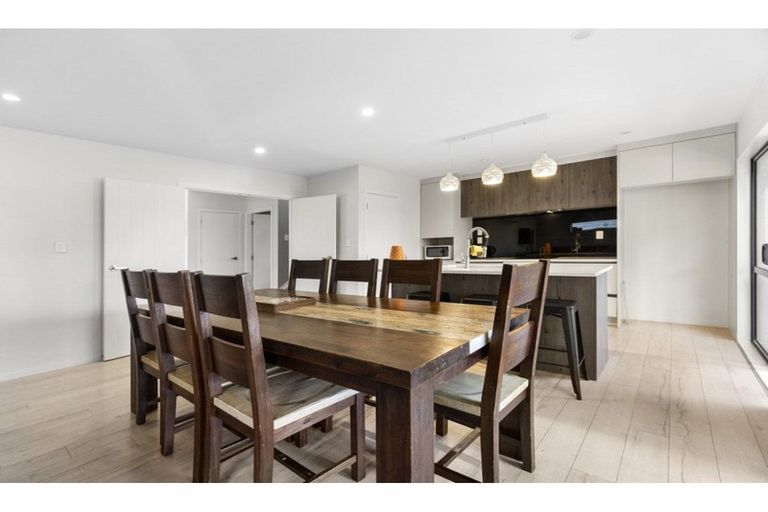 Photo of property in 22a Sabulite Road, Kelston, Auckland, 0602