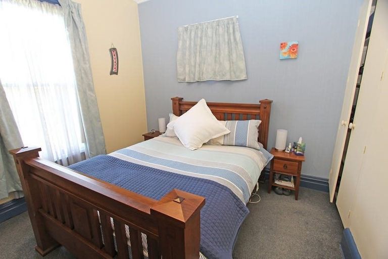 Photo of property in 10 Monowai Road, Ravensbourne, Dunedin, 9022