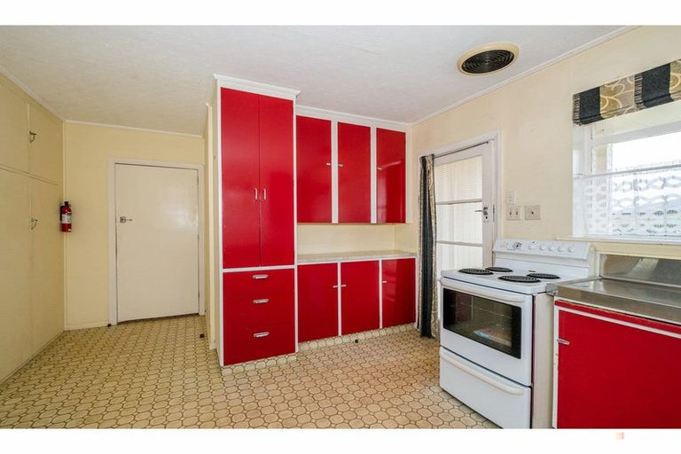 Photo of property in 1 Regent Street, Waimate, 7924