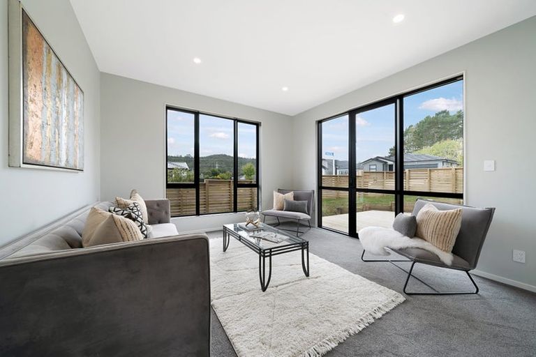 Photo of property in 19 Paihere Street, Huapai, Kumeu, 0810