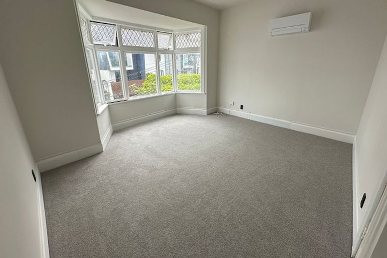 Photo of property in 44 Pirie Street, Mount Victoria, Wellington, 6011