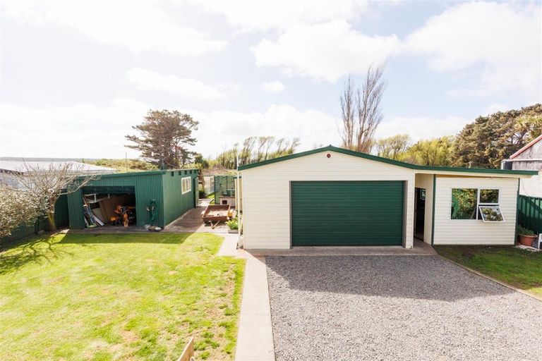 Photo of property in Build Inn, 1942 Parewanui Road, Parewanui, Bulls, 4894