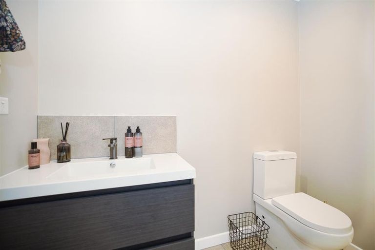 Photo of property in 61 Gorge Road, Maungaturoto, 0520