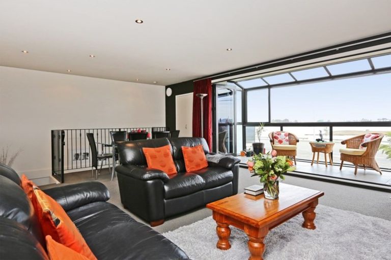 Photo of property in 33a Meeanee Quay, Westshore, Napier, 4110