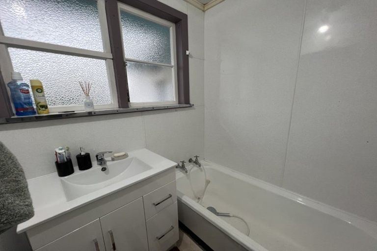 Photo of property in 16 Cardiff Street, Awapuni, Palmerston North, 4412